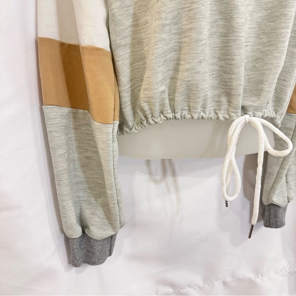 Cropped Colorblock Crewneck Sweatshirt with Drawstring Waist - Picture 3 of 7